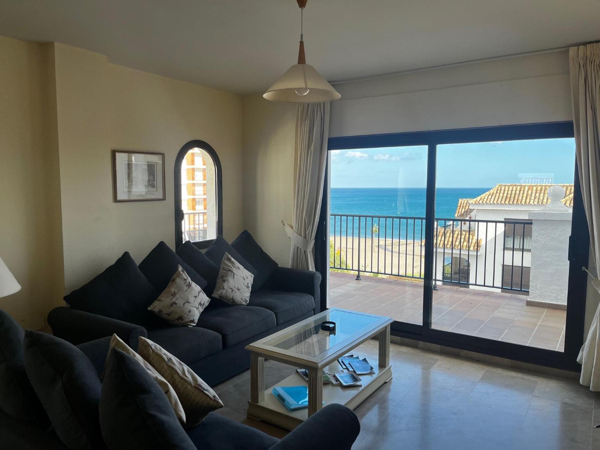 3 Bed Beachfront Penthouse With Great Views Apartment